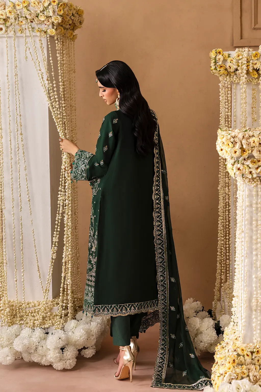 EMAAN ADEEL - VANIA Emaan Adeel