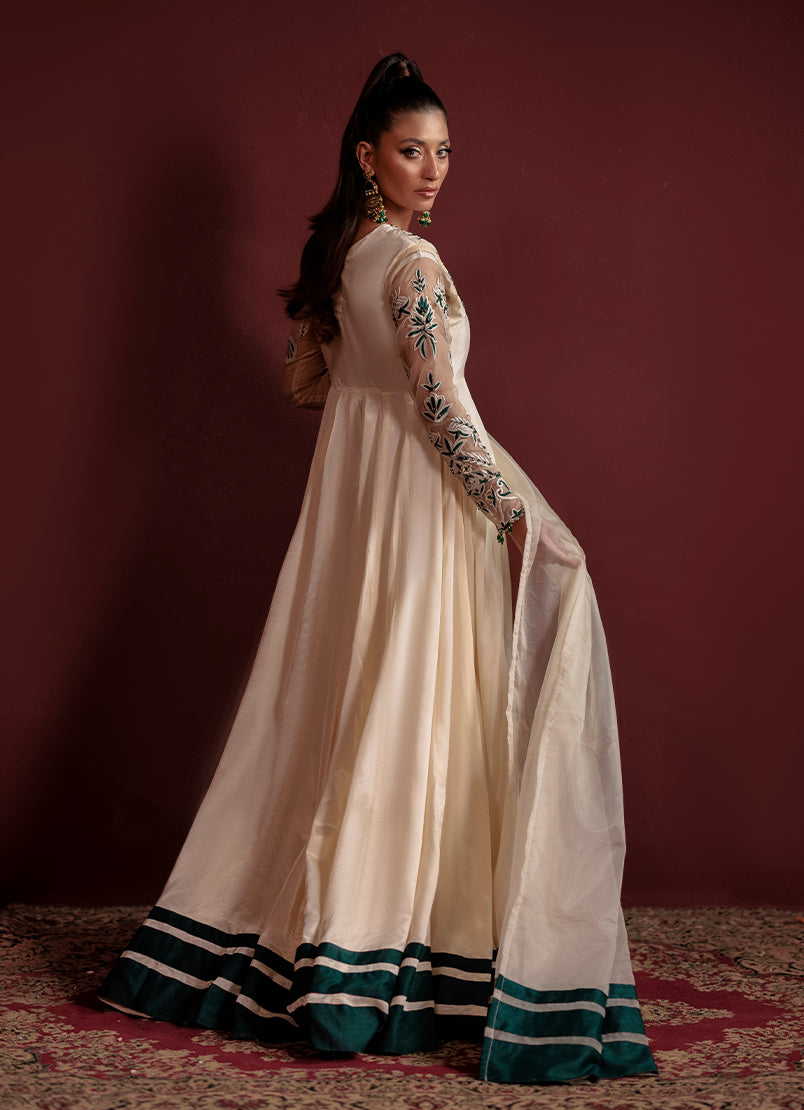 RIPRET - IVORINE PISHWAS