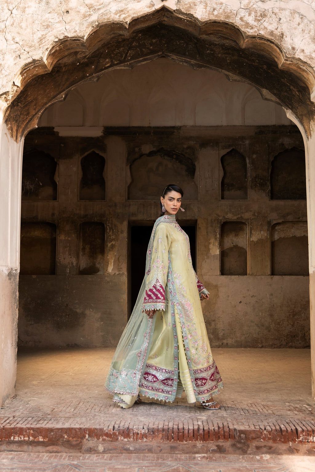 BASANTI BAHAR