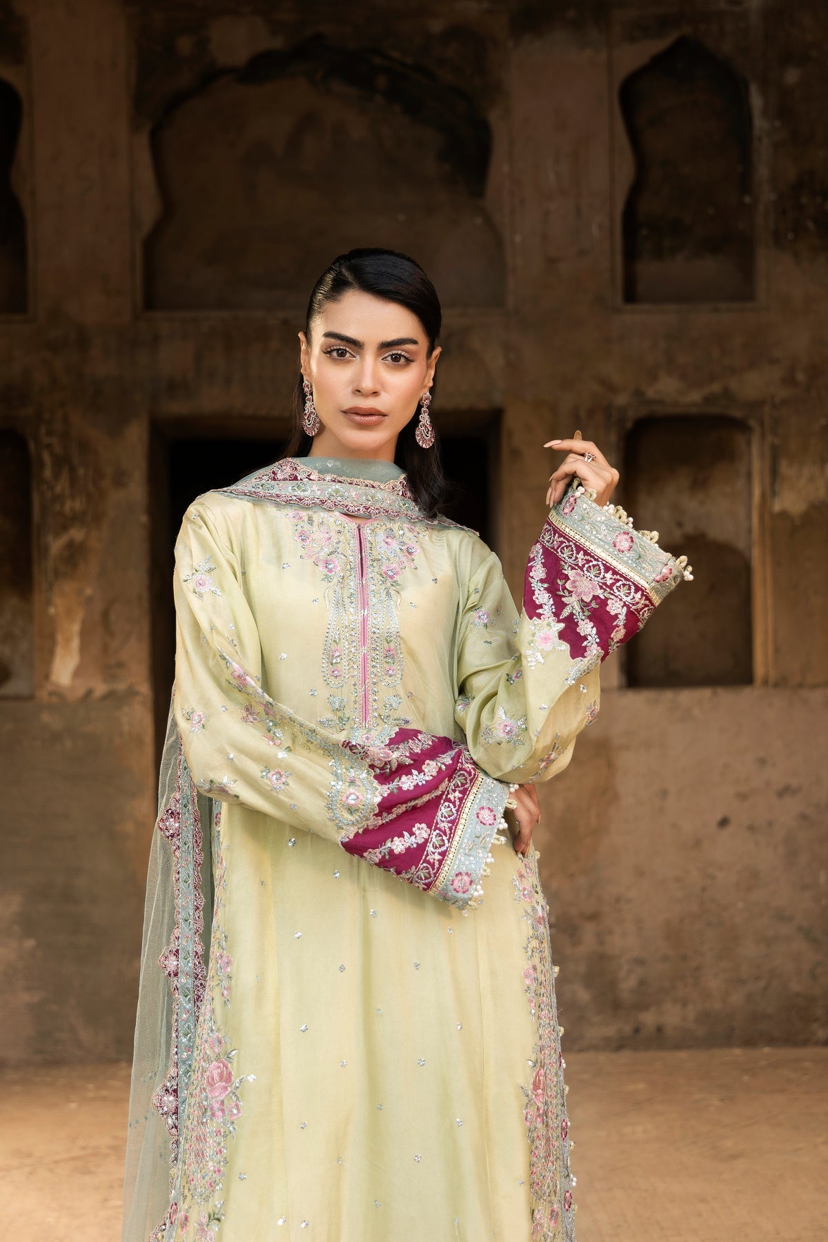 BASANTI BAHAR