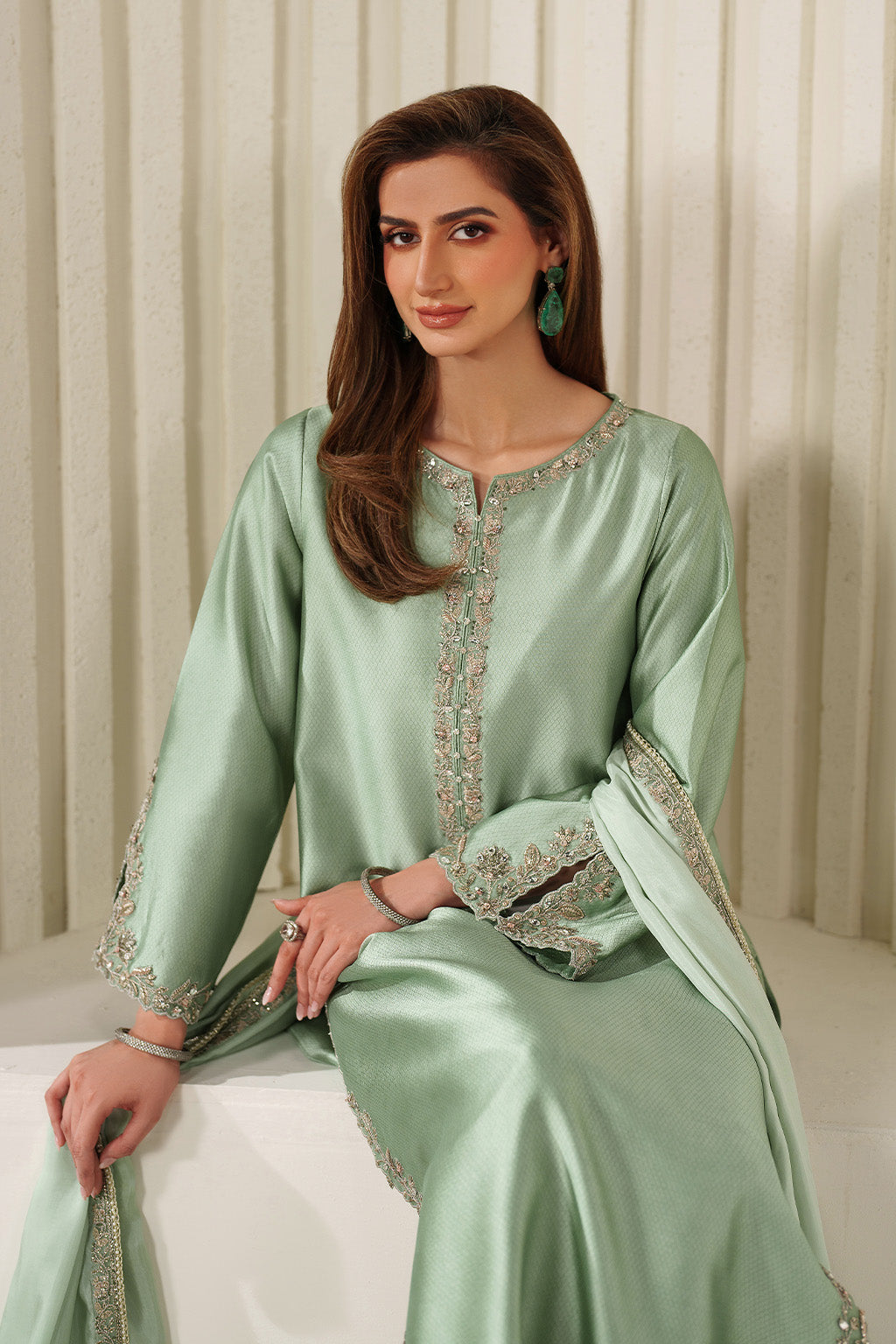 MINT GREEN