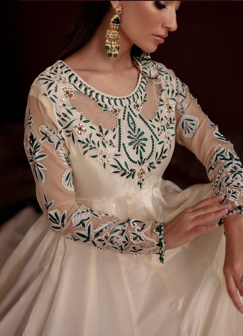 RIPRET - IVORINE PISHWAS