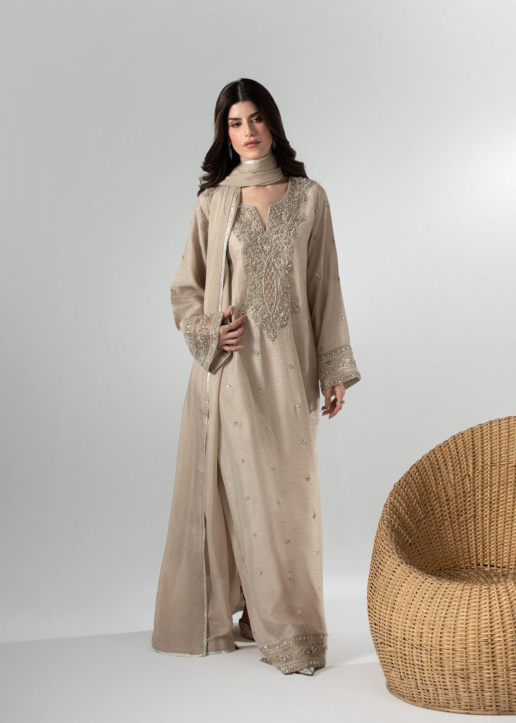 DUSTY IVORY