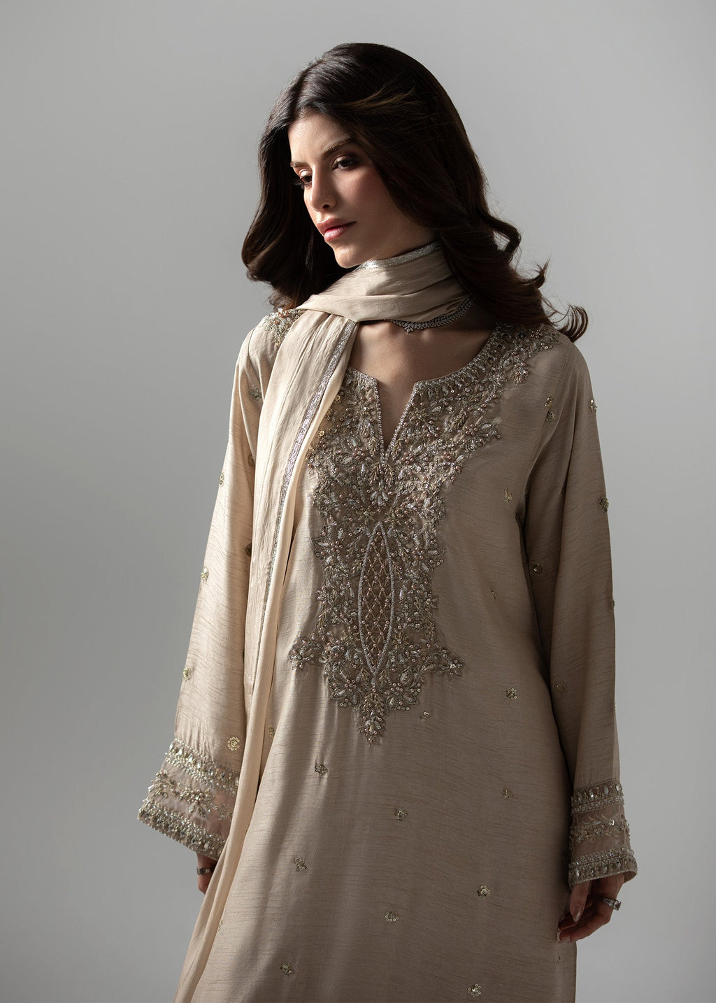 DUSTY IVORY