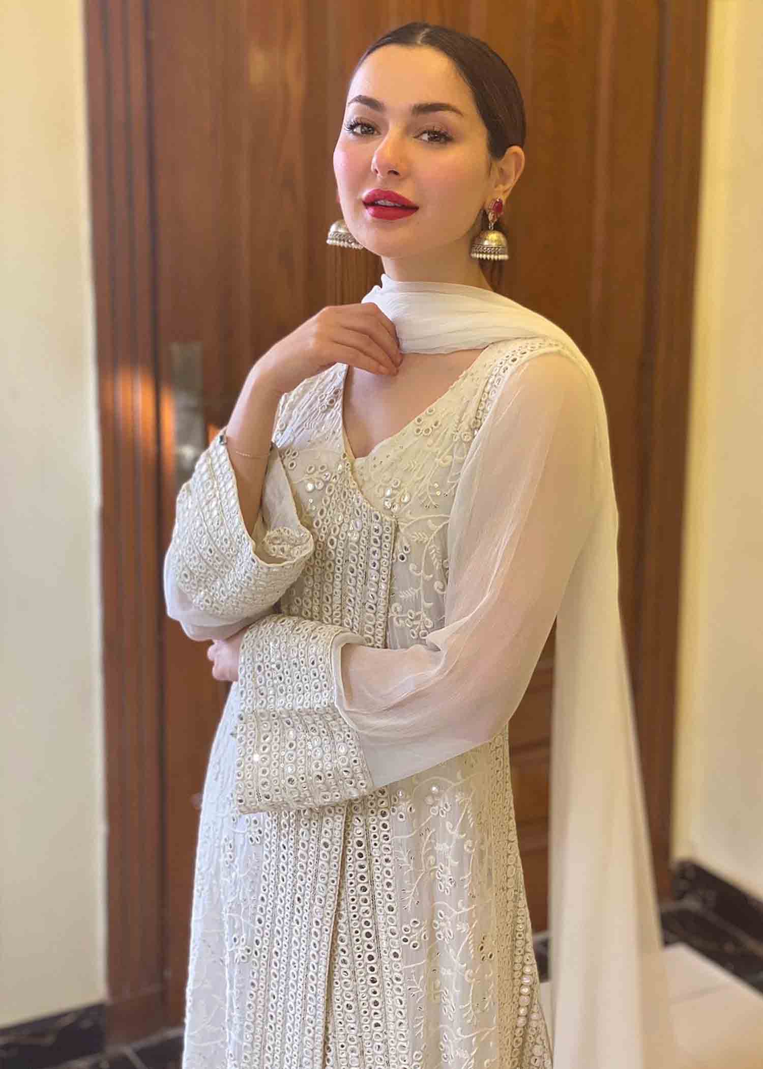 HANIA AMIR HOOR