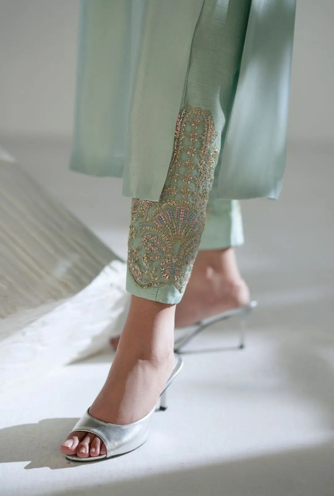INAYAT - FROST Rubina's Collection