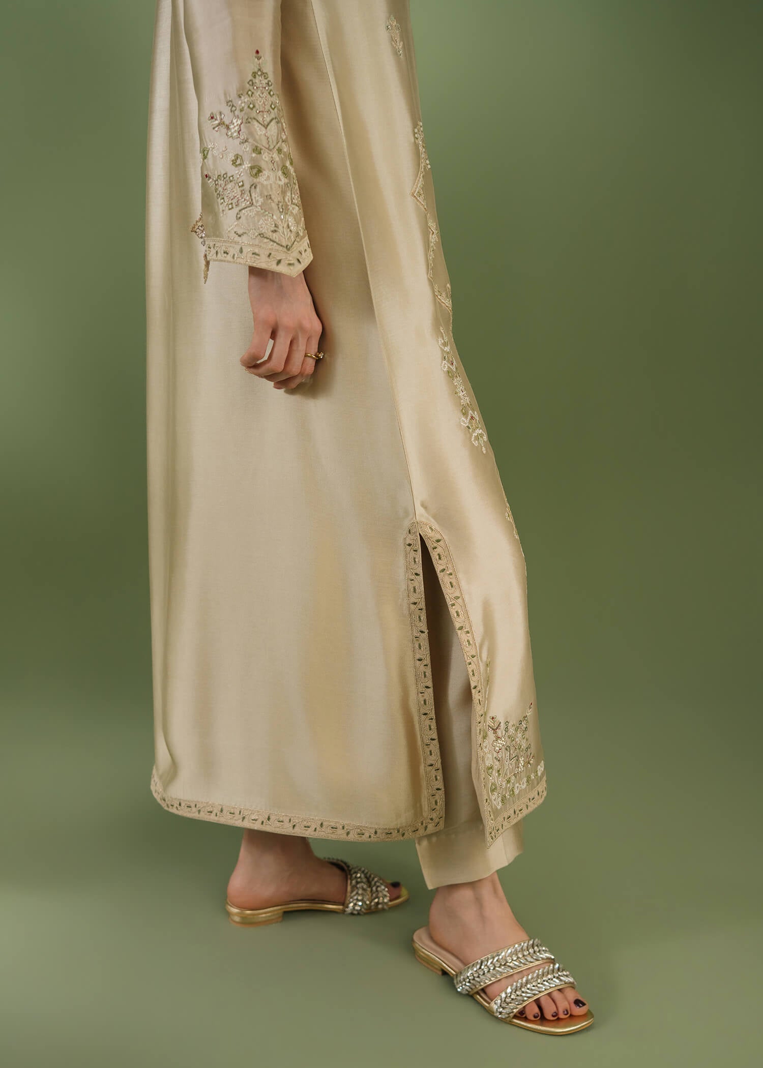 NAHL BEIGE