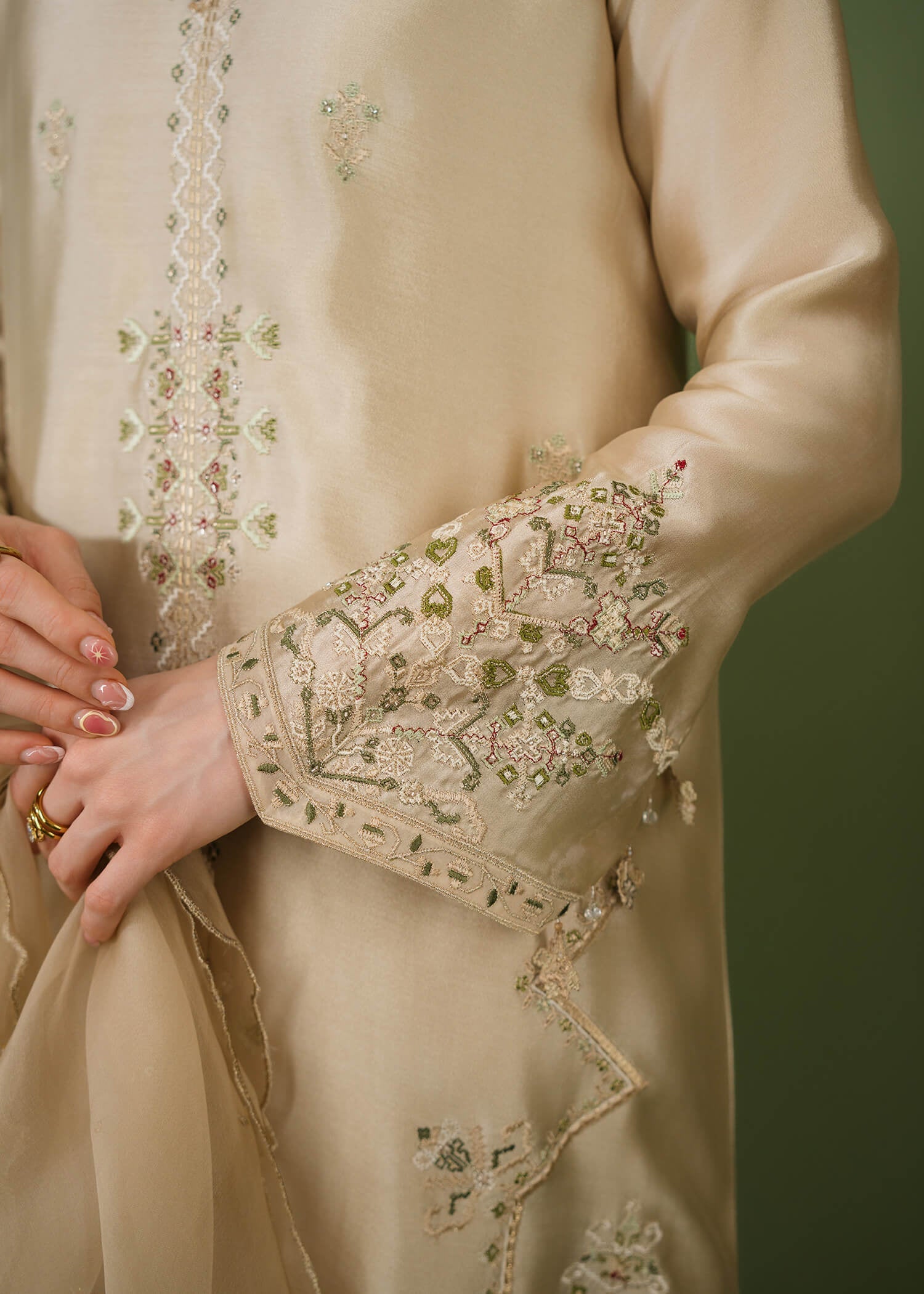 NAHL BEIGE