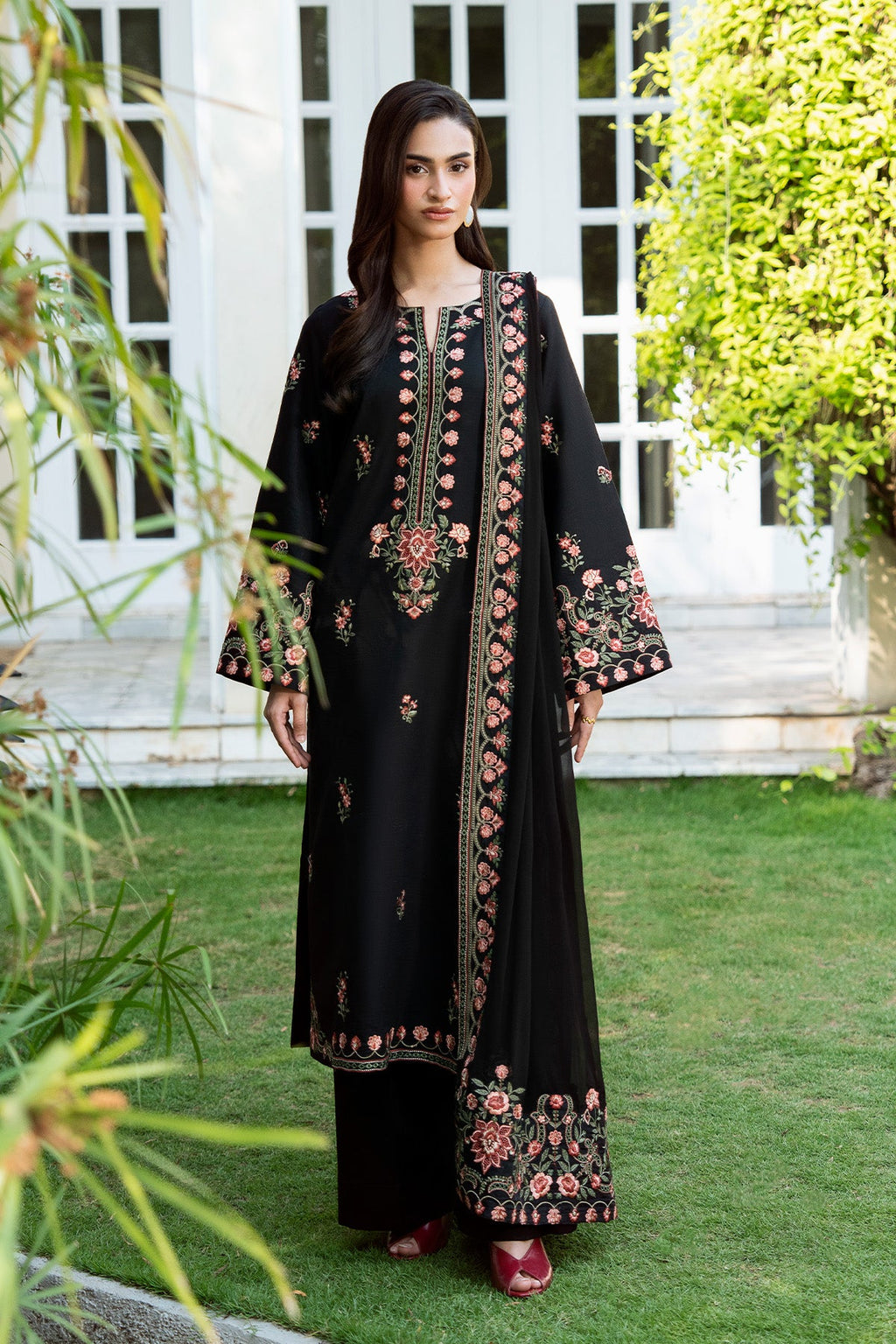 BLACK JASMINE