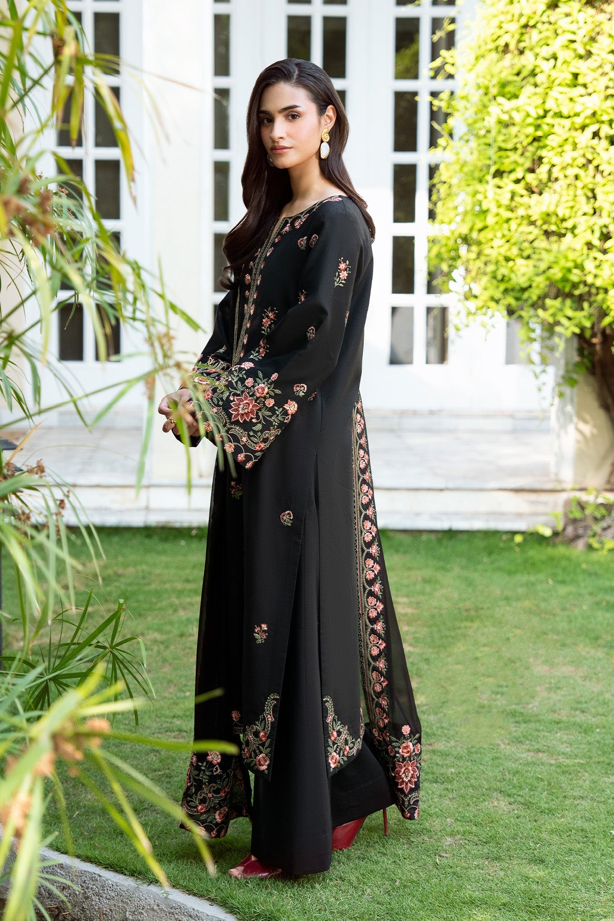 BLACK JASMINE