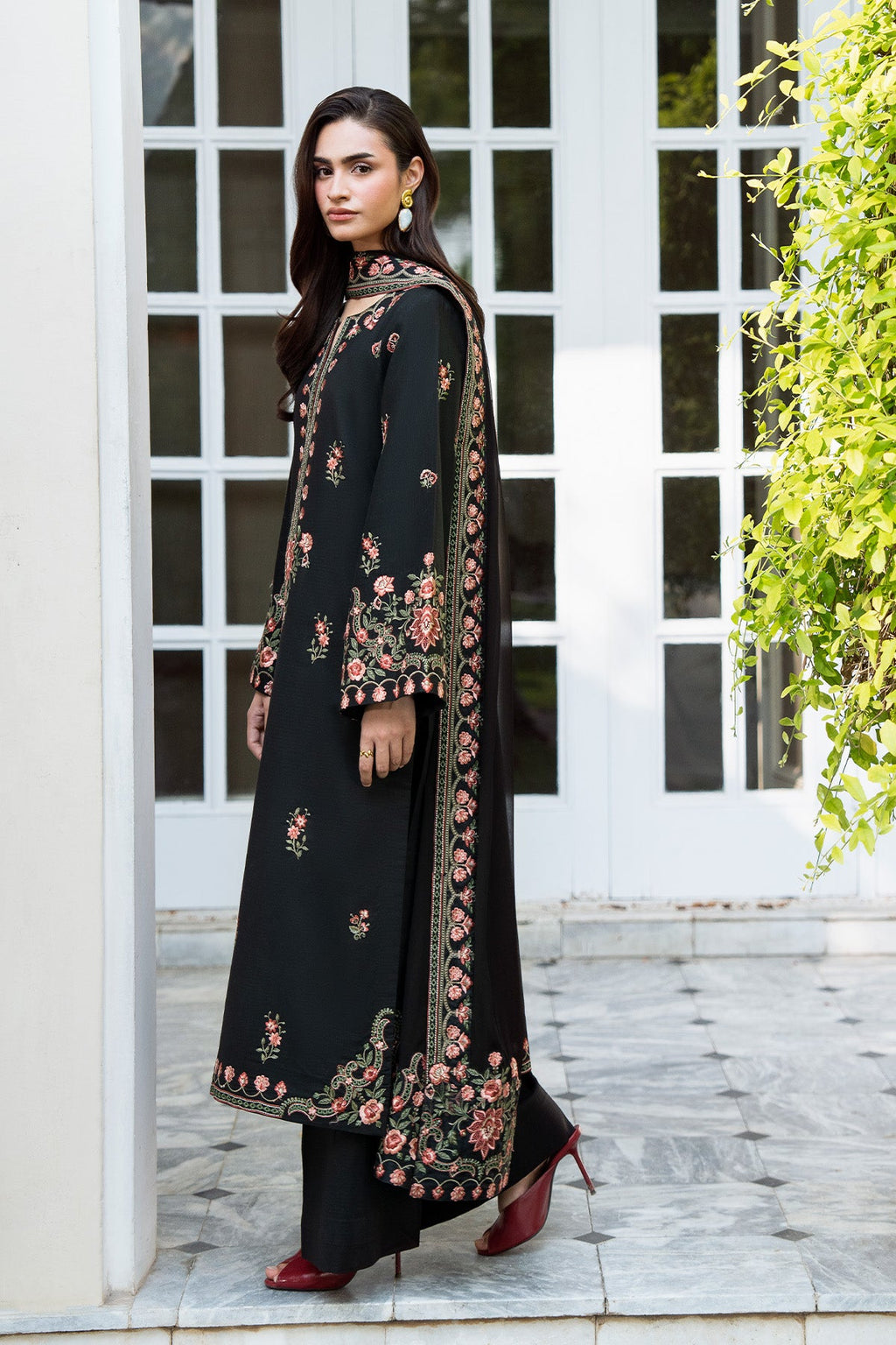 BLACK JASMINE