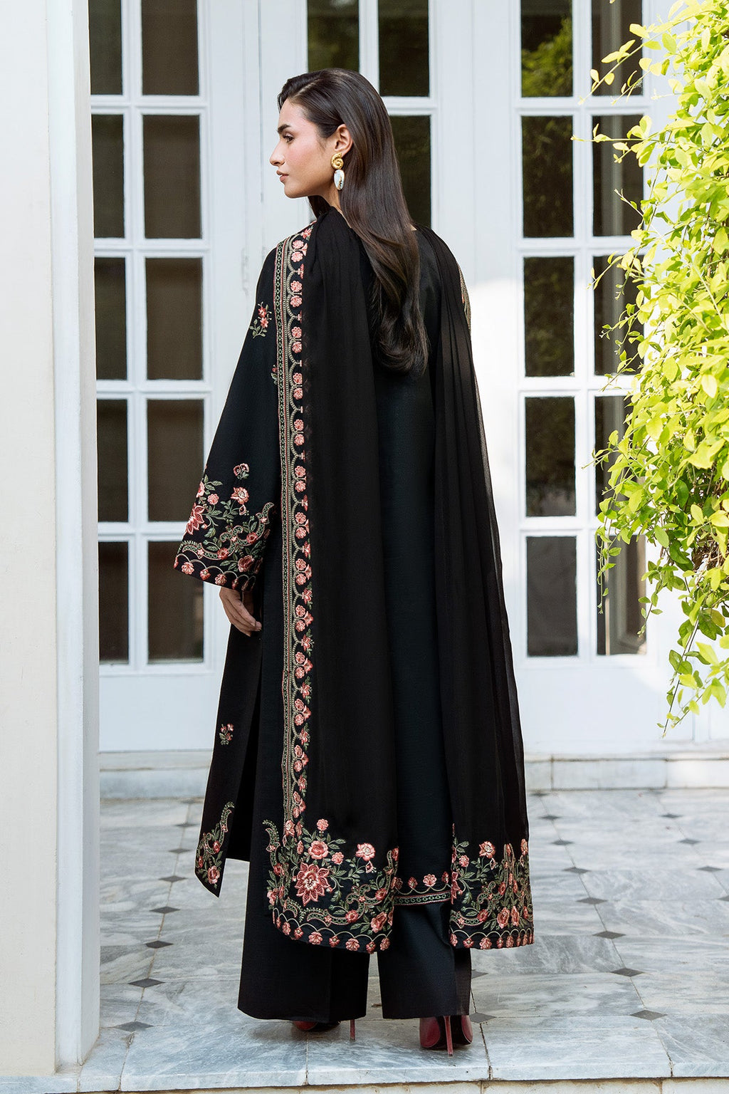 BLACK JASMINE