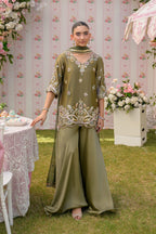 EARTHY GREEN