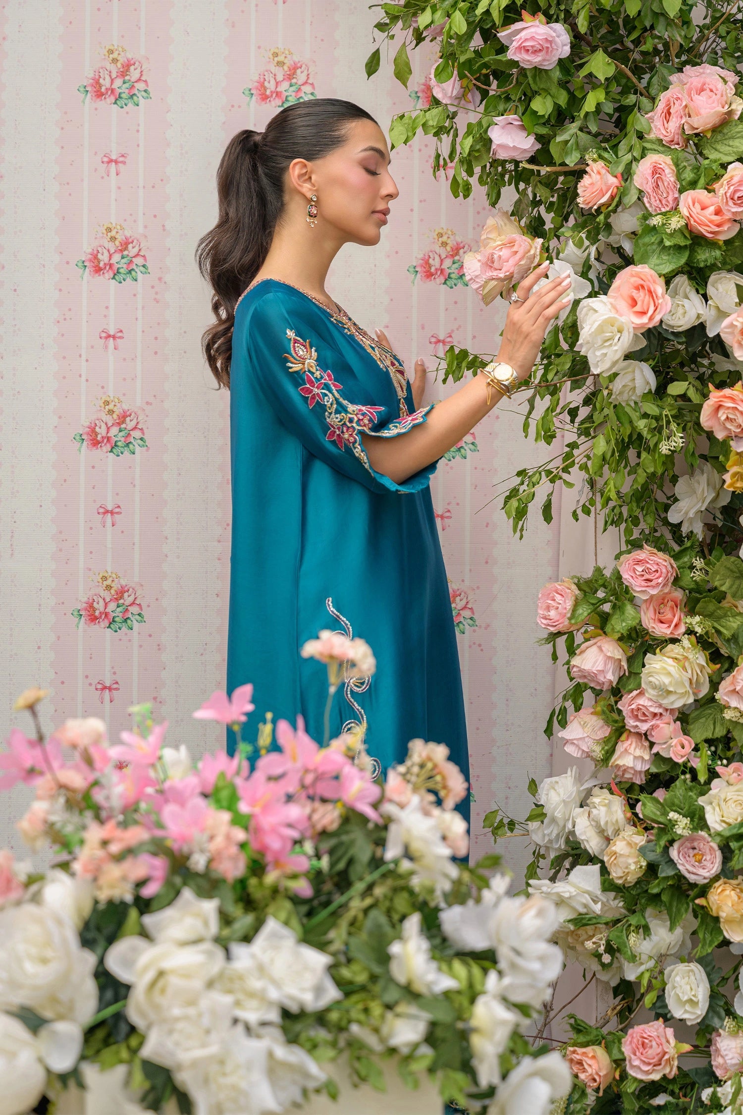 TEAL PARADISE