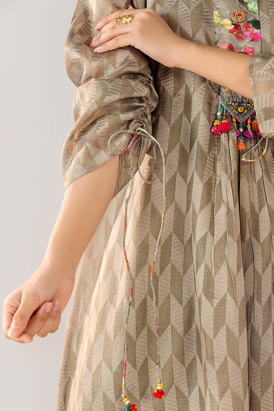 PALE BROWN