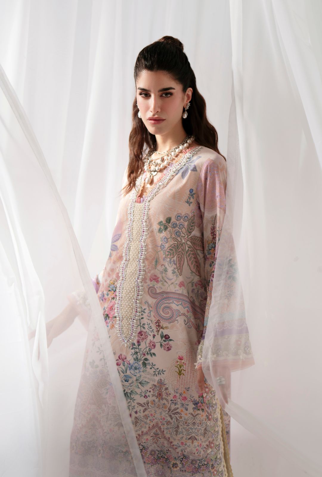 AJR COUTURE - ROSIRA