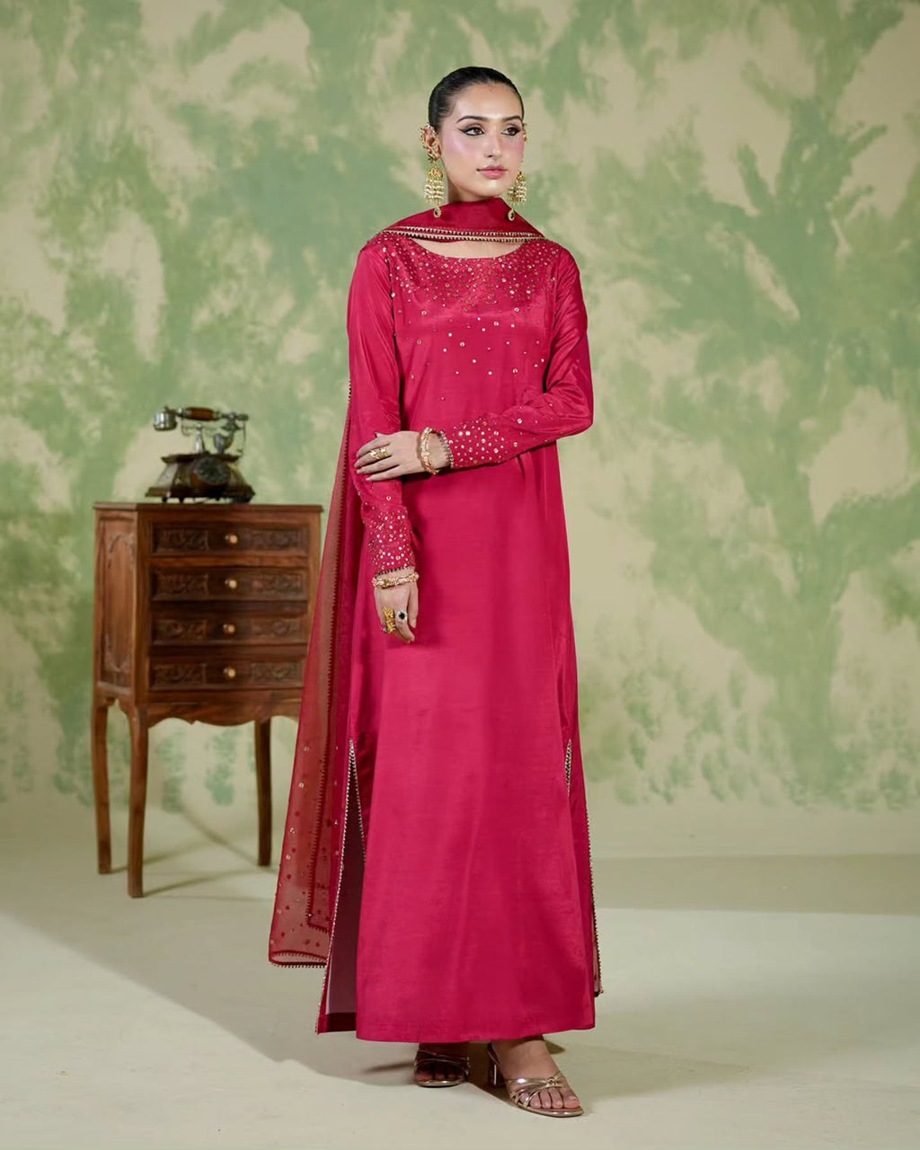 RIVKA RED