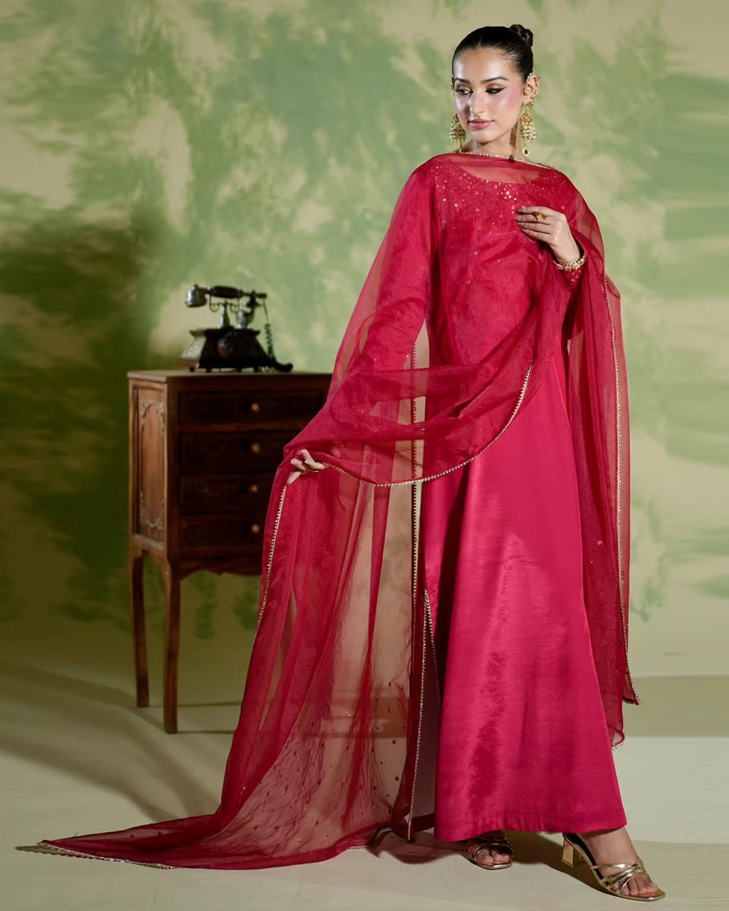 RIVKA RED