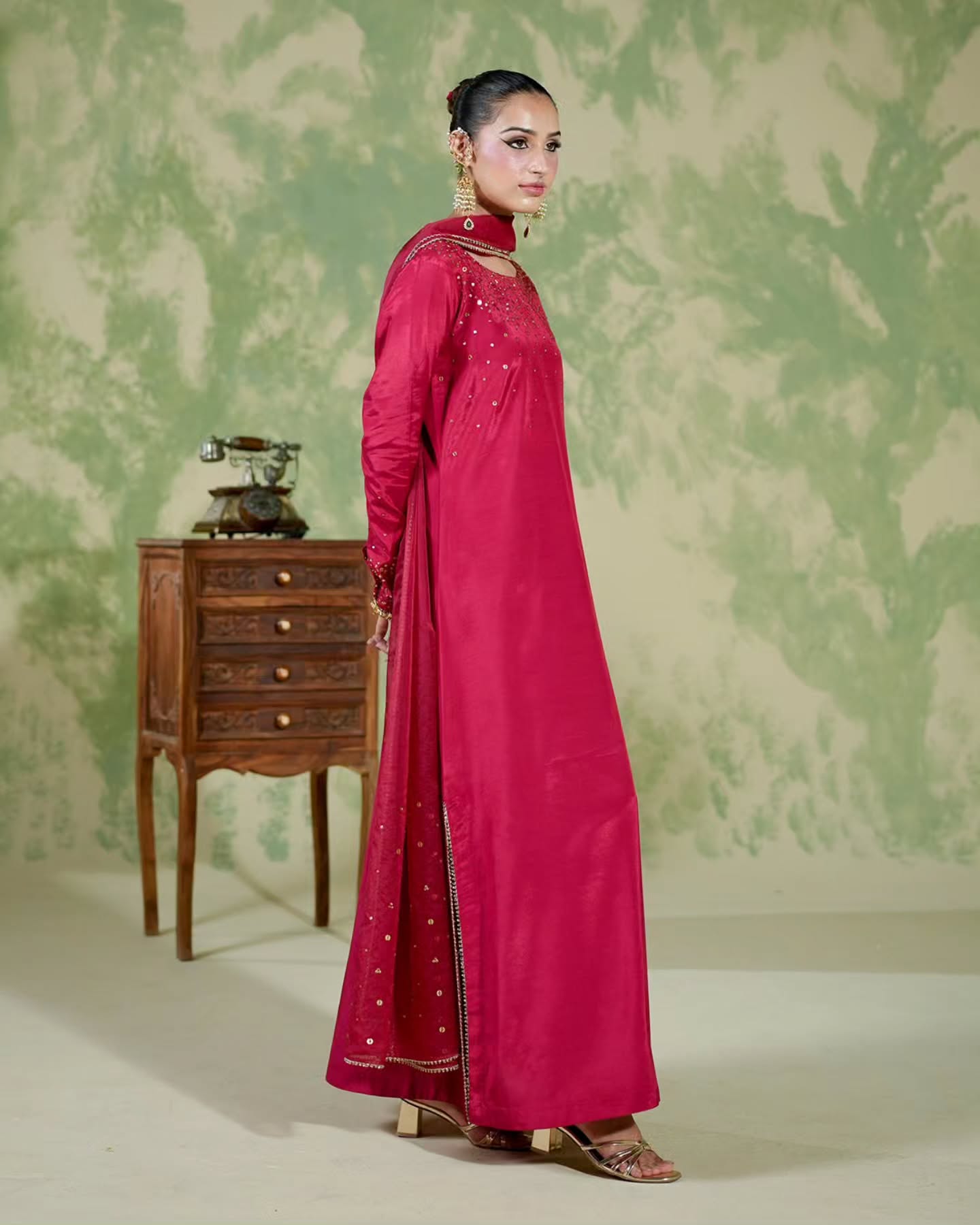 RIVKA RED
