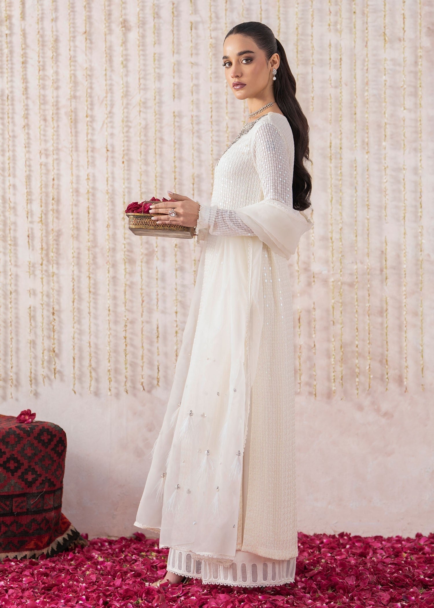 ZEENAT (WHITE)