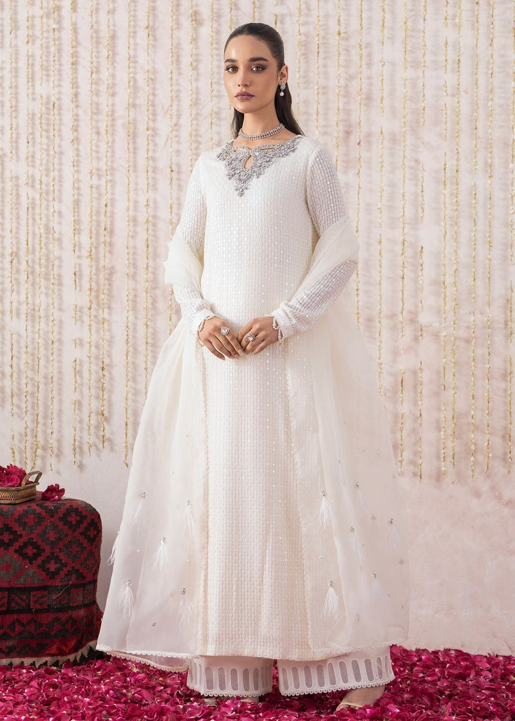 ZEENAT (WHITE)